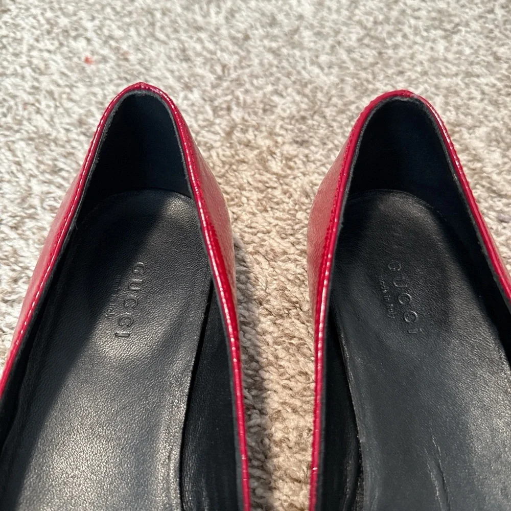 Gucci Red Women's Flats with Red and Black Stripes - Picture 2 of 7